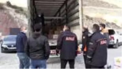 Artvin'den İzmir'e yardım eli uzandı Artvin'den İzmir'e yardım eli uzandı