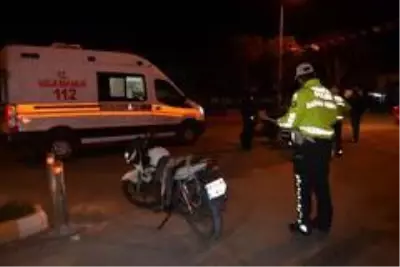 Ayvalık'ta iki motosiklet çarpıştı; 1'i ağır 2 yaralı Ayvalık'ta iki motosiklet çarpıştı; 1'i ağır 2 yaralı