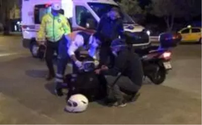 Ayvalık'ta iki motosiklet çarpıştı; 1'i ağır 2 yaralı Ayvalık'ta iki motosiklet çarpıştı; 1'i ağır 2 yaralı