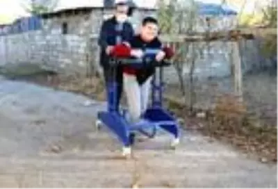 Son Dakika | Babasının sırtında taşıdığı Bulut, hayalini kurduğu yürütece kavuştu Son Dakika | Babasının sırtında taşıdığı Bulut, hayalini kurduğu yürütece kavuştu