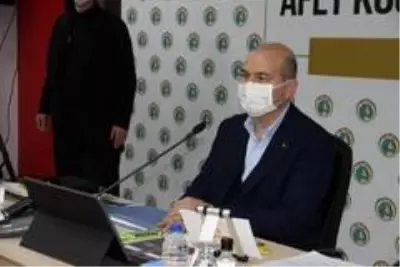 Bakan Soylu, İzmir'de değerlendirme ve koordinasyon toplantısına katıldı Bakan Soylu, İzmir'de değerlendirme ve koordinasyon toplantısına katıldı