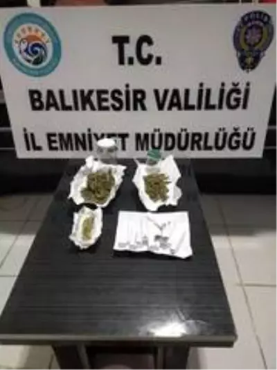Son Dakika | Balıkesir'de polisten uyuşturucu operasyonu Son Dakika | Balıkesir'de polisten uyuşturucu operasyonu