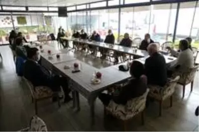 Başkan Kurt Hamamyolu esnafıyla buluştu Başkan Kurt Hamamyolu esnafıyla buluştu