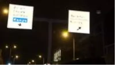 Başkentte dolmuş yön levhası direğine çarptı: 1 ölü, 1 yaralı Başkentte dolmuş yön levhası direğine çarptı: 1 ölü, 1 yaralı