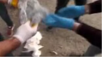 Son dakika gündem: Bir şüphelinin kolunda alçı görünümünde kamufle edilmiş patlayıcı ele geçirildi Son dakika gündem: Bir şüphelinin kolunda alçı görünümünde kamufle edilmiş patlayıcı ele geçirildi