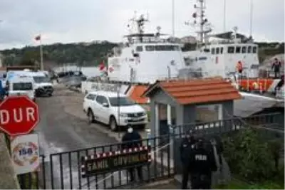 Bu tekneden kaçak 115 göçmen çıktı Bu tekneden kaçak 115 göçmen çıktı