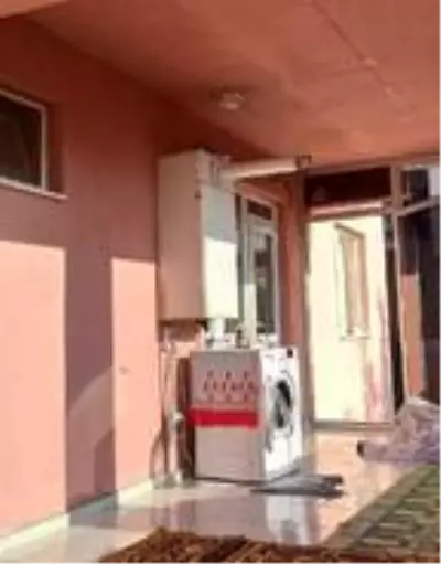 Son dakika haberi | Bursa'da doğalgazdan zehirlenen 4 kişilik aile hastaneye kaldırıldı Son dakika haberi | Bursa'da doğalgazdan zehirlenen 4 kişilik aile hastaneye kaldırıldı