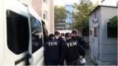 DEAŞ operasyonunda gözaltına alınan 5 şüpheli adliyeye sevk edildi DEAŞ operasyonunda gözaltına alınan 5 şüpheli adliyeye sevk edildi