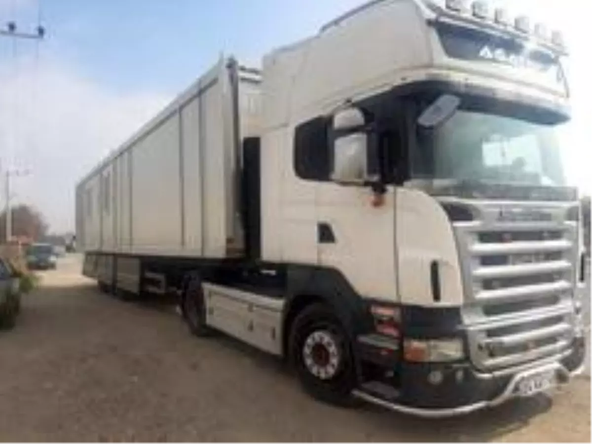 Depremzedelere ilk konteynerler Erzincan'dan