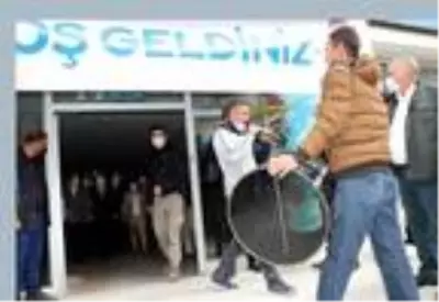 DEVA Partisi Genel Başkanı Babacan, il kongresi için Van'da DEVA Partisi Genel Başkanı Babacan, il kongresi için Van'da