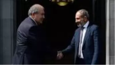 Ermenistan Cumhurbaşkanı Sarkisyan, Başbakan Paşinyan'a erken seçim çağrısı yaptı Ermenistan Cumhurbaşkanı Sarkisyan, Başbakan Paşinyan'a erken seçim çağrısı yaptı