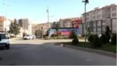 Eski CHP Milletvekili Muharrem İnce, esnafı ziyaret etti Eski CHP Milletvekili Muharrem İnce, esnafı ziyaret etti