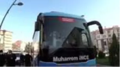 Eski CHP Milletvekili Muharrem İnce, esnafı ziyaret etti Eski CHP Milletvekili Muharrem İnce, esnafı ziyaret etti
