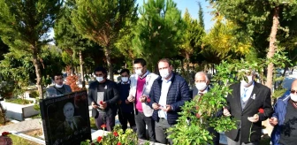 Eski Çiğli Belediyesi Başkanı Ensari Bulut, mezarı başında anıldı