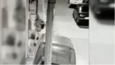 Evlerden çaldığı ayakkabıları komşu illerde satan zanlı tutuklandı Evlerden çaldığı ayakkabıları komşu illerde satan zanlı tutuklandı