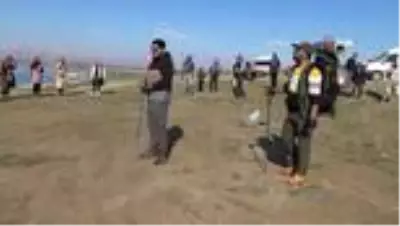 Fırat Nehri'nin eşsiz manzarasında türkülerle doğa yürüyüşü Fırat Nehri'nin eşsiz manzarasında türkülerle doğa yürüyüşü