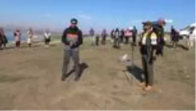 Fırat Nehri'nin eşsiz manzarasında türkülerle doğa yürüyüşü Fırat Nehri'nin eşsiz manzarasında türkülerle doğa yürüyüşü