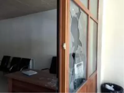 Son dakika haber | Gaziantep'te adli tıp görevlilerine saldırı kamerada Son dakika haber | Gaziantep'te adli tıp görevlilerine saldırı kamerada