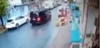 Giderken: Gaziosmanpaşa'da hırsızlara müdahale etmek istediler, cadde savaş alanına döndü Giderken: Gaziosmanpaşa'da hırsızlara müdahale etmek istediler, cadde savaş alanına döndü