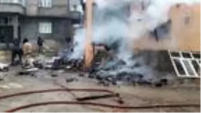 Gece çıkan yangın evsiz bıraktı