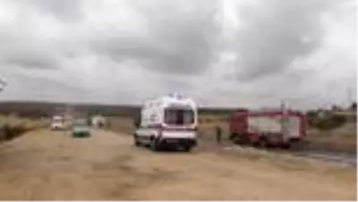 Hafif ticari araç ve kamyon çarpıştı: 1 ölü, 2 yaralı Hafif ticari araç ve kamyon çarpıştı: 1 ölü, 2 yaralı