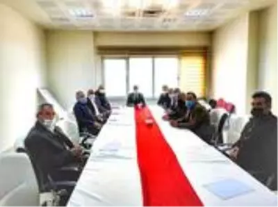 Hakkari'de muhtarlarla istişare toplantısı Hakkari'de muhtarlarla istişare toplantısı