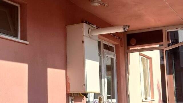 Hatalı cam balkon bütün aileyi zehirledi! Hastanede ölümle pençeleşiyorlar Hatalı cam balkon bütün aileyi zehirledi! Hastanede ölümle pençeleşiyorlar