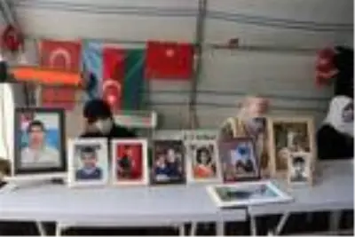HDP önünde evlat nöbeti tutan baba: Oğlumun hayali polis veya asker olmaktı HDP önünde evlat nöbeti tutan baba: Oğlumun hayali polis veya asker olmaktı