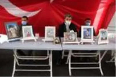 HDP önünde evlat nöbeti tutan baba: Oğlumun hayali polis veya asker olmaktı HDP önünde evlat nöbeti tutan baba: Oğlumun hayali polis veya asker olmaktı