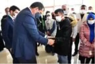 İHH'dan Sivas'ta 2 bin aileye giysi yardımı İHH'dan Sivas'ta 2 bin aileye giysi yardımı