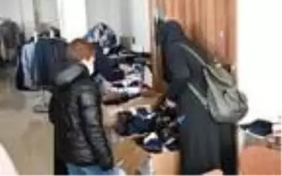 İHH'dan Sivas'ta 2 bin aileye giysi yardımı İHH'dan Sivas'ta 2 bin aileye giysi yardımı