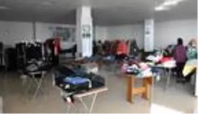 İHH'dan Sivas'ta 2 bin aileye giysi yardımı İHH'dan Sivas'ta 2 bin aileye giysi yardımı