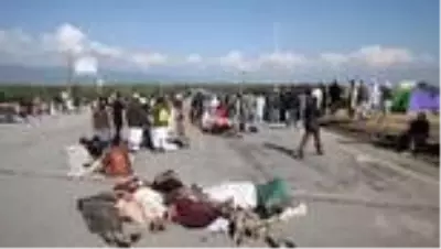 İSLAMABAD - Pakistan'da Fransa Cumhurbaşkanı Macron'un İslam karşıtı açıklamalarını protesto sürüyor İSLAMABAD - Pakistan'da Fransa Cumhurbaşkanı Macron'un İslam karşıtı açıklamalarını protesto sürüyor
