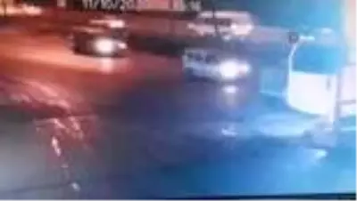 Son dakika haber... Şişli'de kamyonet sürücüsünün hayatını kaybettiği feci kaza kamerada Son dakika haber... Şişli'de kamyonet sürücüsünün hayatını kaybettiği feci kaza kamerada