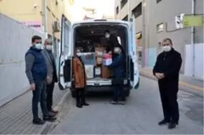 İzmir'e 100 koli yardım yola çıktı İzmir'e 100 koli yardım yola çıktı