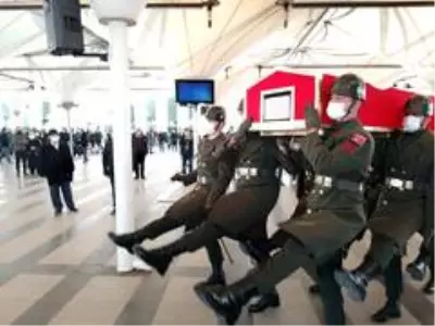 Son dakika haberi | KKTC'nin kuruluş yıl dönümünde vefat eden Kıbrıs Gazisi Mehmet Aksel son yolculuğuna uğurlandı Son dakika haberi | KKTC'nin kuruluş yıl dönümünde vefat eden Kıbrıs Gazisi Mehmet Aksel son yolculuğuna uğurlandı