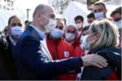 Koronavirüs tedavisi tamamlanan Bakan Soylu'dan İzmir'deki deprem bölgesinde açıklama Koronavirüs tedavisi tamamlanan Bakan Soylu'dan İzmir'deki deprem bölgesinde açıklama