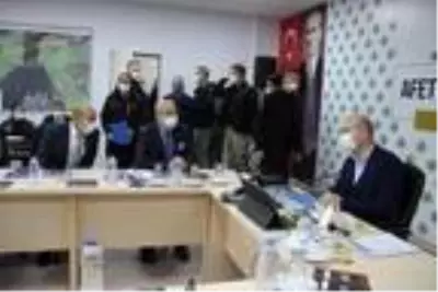 Koronavirüs tedavisi tamamlanan Bakan Soylu'dan İzmir'deki deprem bölgesinde açıklama Koronavirüs tedavisi tamamlanan Bakan Soylu'dan İzmir'deki deprem bölgesinde açıklama