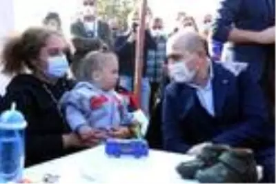 Koronavirüs tedavisi tamamlanan Bakan Soylu'dan İzmir'deki deprem bölgesinde açıklama Koronavirüs tedavisi tamamlanan Bakan Soylu'dan İzmir'deki deprem bölgesinde açıklama