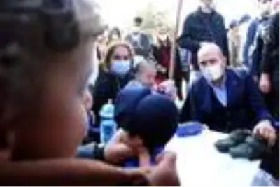 Koronavirüs tedavisi tamamlanan Bakan Soylu'dan İzmir'deki deprem bölgesinde açıklama Koronavirüs tedavisi tamamlanan Bakan Soylu'dan İzmir'deki deprem bölgesinde açıklama