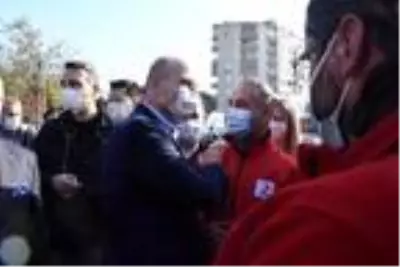 Koronavirüs tedavisi tamamlanan Bakan Soylu'dan İzmir'deki deprem bölgesinde açıklama Koronavirüs tedavisi tamamlanan Bakan Soylu'dan İzmir'deki deprem bölgesinde açıklama