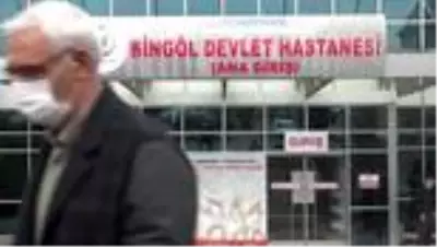 Kovid-19'u yenen hemşireden uyarı: 'Boğularak ölmek istemiyoruz, diyen çok hastamız oluyor' Kovid-19'u yenen hemşireden uyarı: 'Boğularak ölmek istemiyoruz, diyen çok hastamız oluyor'