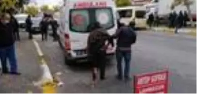 Minibüs şoförlerinin '3 dakika erken geldin' kavgası kanlı bitti Minibüs şoförlerinin '3 dakika erken geldin' kavgası kanlı bitti