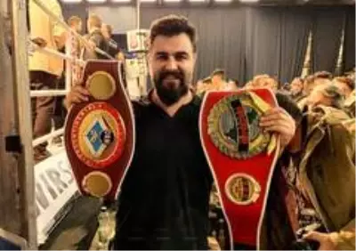 Müslüman dünya şampiyonu boksör, araya girerek aşiret savaşlarını durdurdu Müslüman dünya şampiyonu boksör, araya girerek aşiret savaşlarını durdurdu