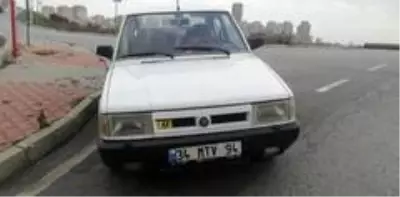 Otomobili vurdurup çalan hırsızlar yakıtı bitince vites topuzunu alıp kaçtı Otomobili vurdurup çalan hırsızlar yakıtı bitince vites topuzunu alıp kaçtı