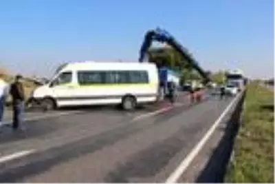 Özel eğitim öğrencilerinin servis minibüsü devrildi: 5 yaralı Özel eğitim öğrencilerinin servis minibüsü devrildi: 5 yaralı