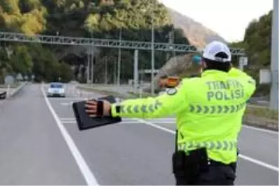 - Salgınla mücadelede emniyet ekipleri hız kesmiyor - Salgınla mücadelede emniyet ekipleri hız kesmiyor
