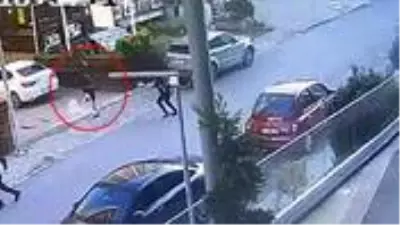 Şarkıcı Bulut Duman, silahlı saldırı sonucu yaralandı Şarkıcı Bulut Duman, silahlı saldırı sonucu yaralandı