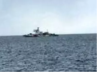 Sinop açıklarında, teknede 85 kaçak göçmen yakalandı Sinop açıklarında, teknede 85 kaçak göçmen yakalandı