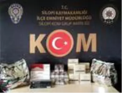 Son dakika haberi! Şırnak'ta kaçakçılık operasyonunda 4 tutuklama Son dakika haberi! Şırnak'ta kaçakçılık operasyonunda 4 tutuklama